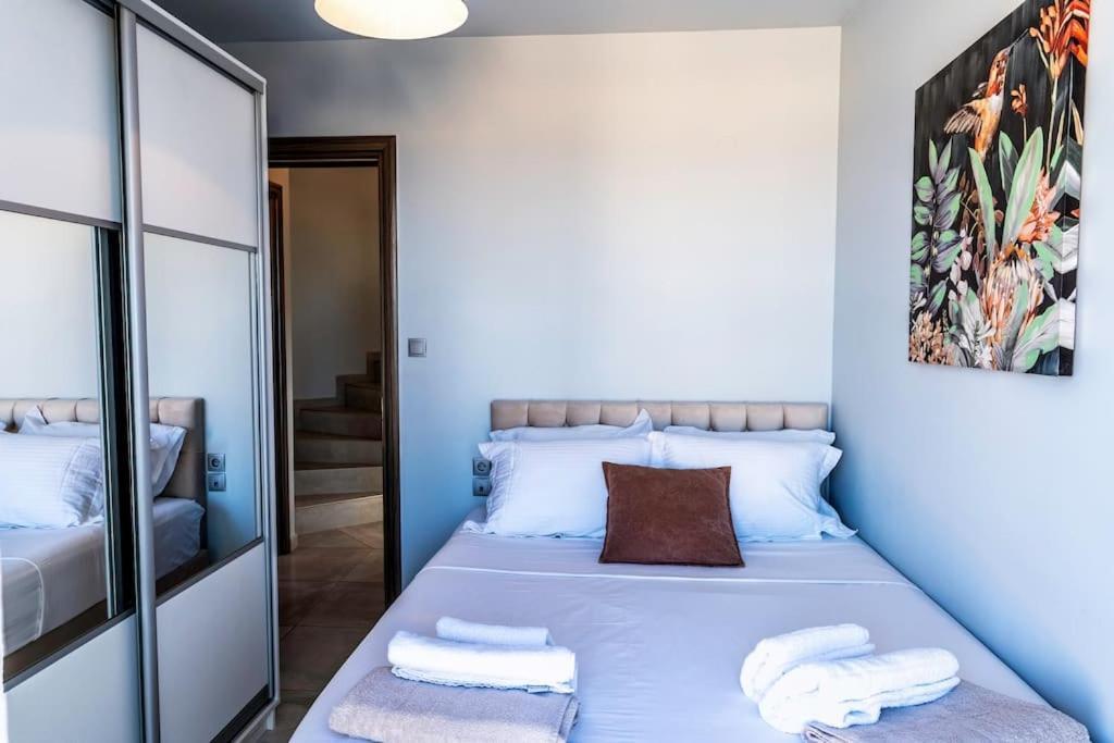 Zefyros Suite , Seafront Retreat ! Pánormos Exteriör bild