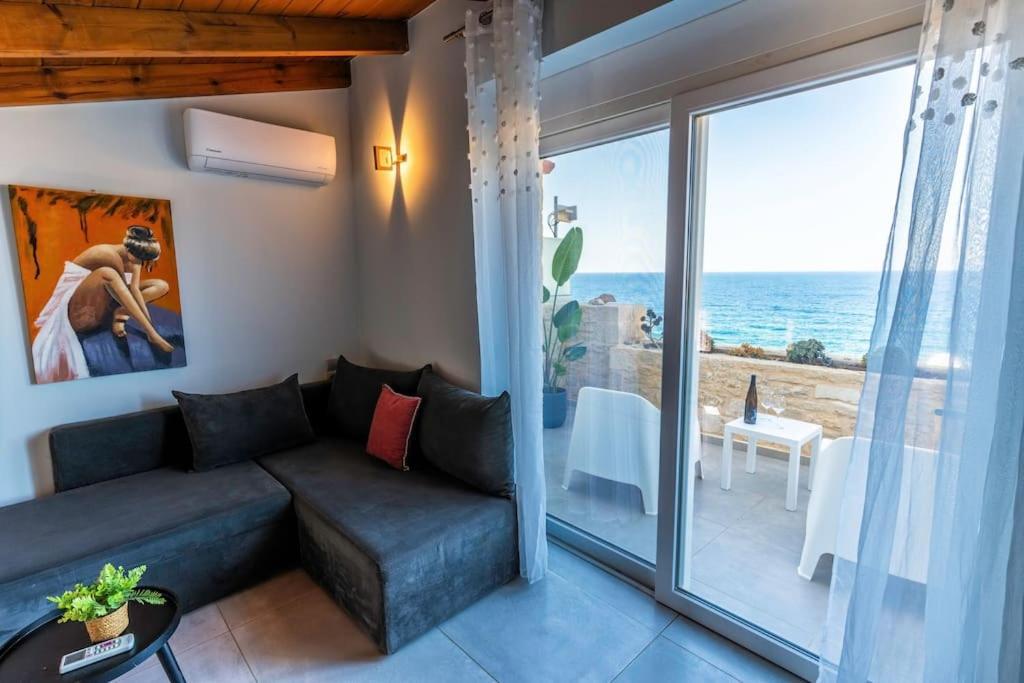 Zefyros Suite , Seafront Retreat ! Pánormos Exteriör bild