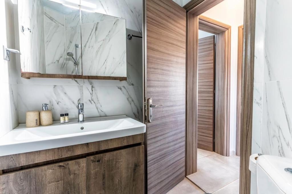 Zefyros Suite , Seafront Retreat ! Pánormos Exteriör bild