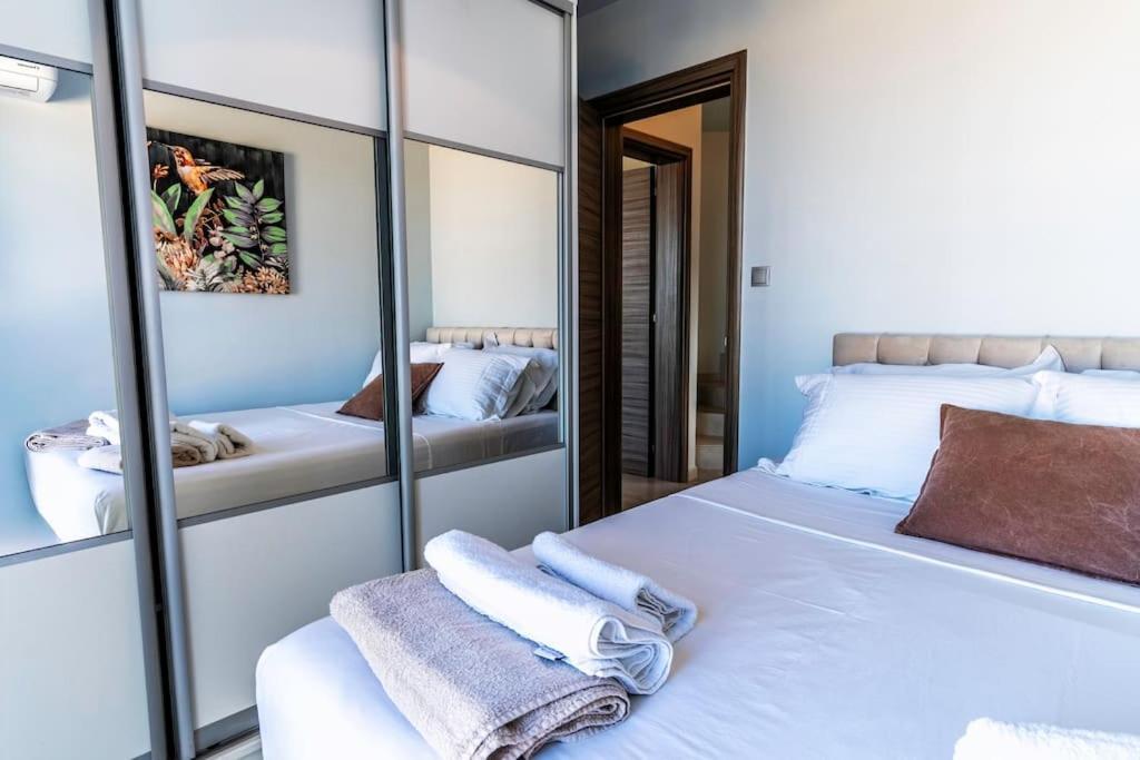Zefyros Suite , Seafront Retreat ! Pánormos Exteriör bild